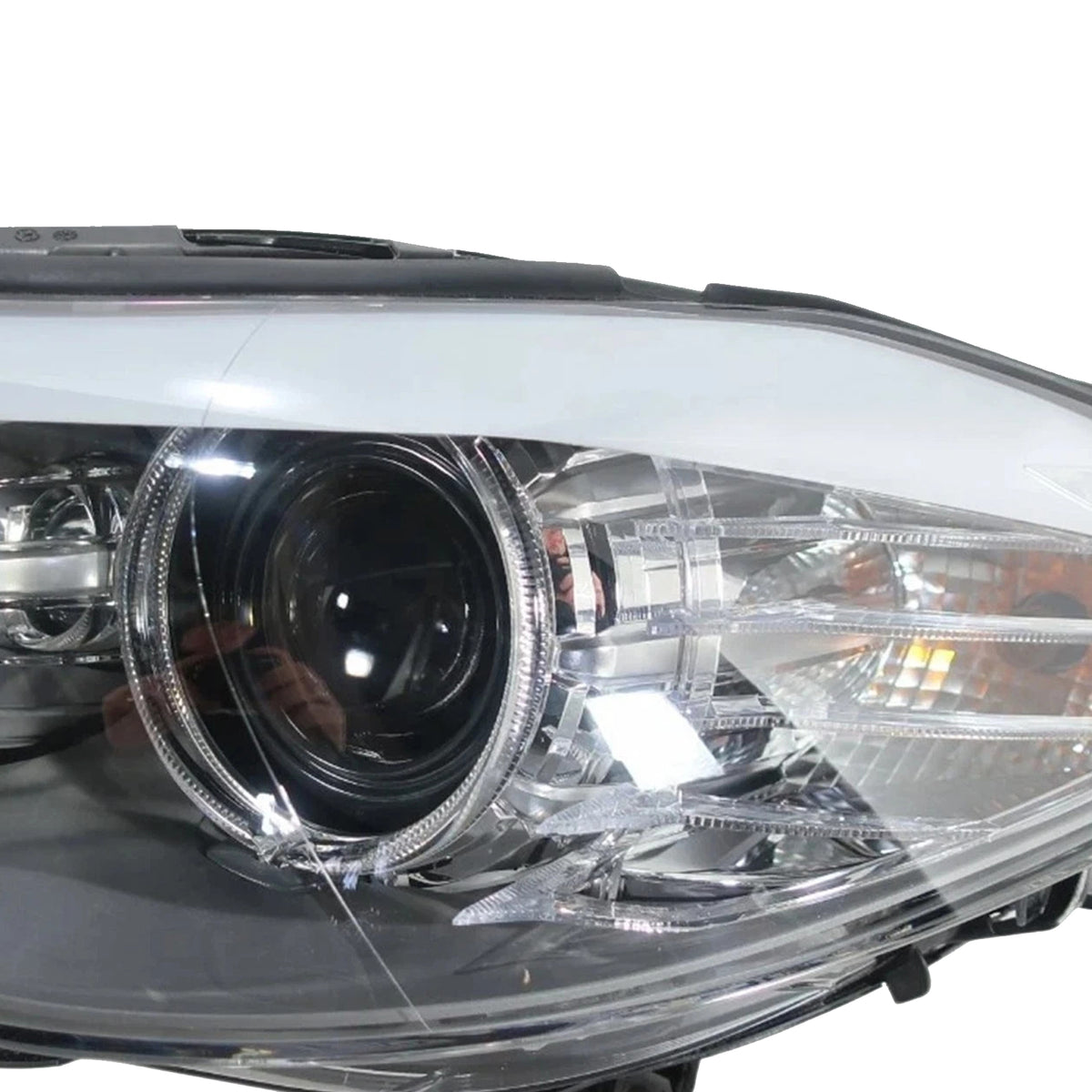 Saloon & Estate / Touring body styles Front Left Halogen Headlight With LED DRL 63117203241 63115B8D143 Generic