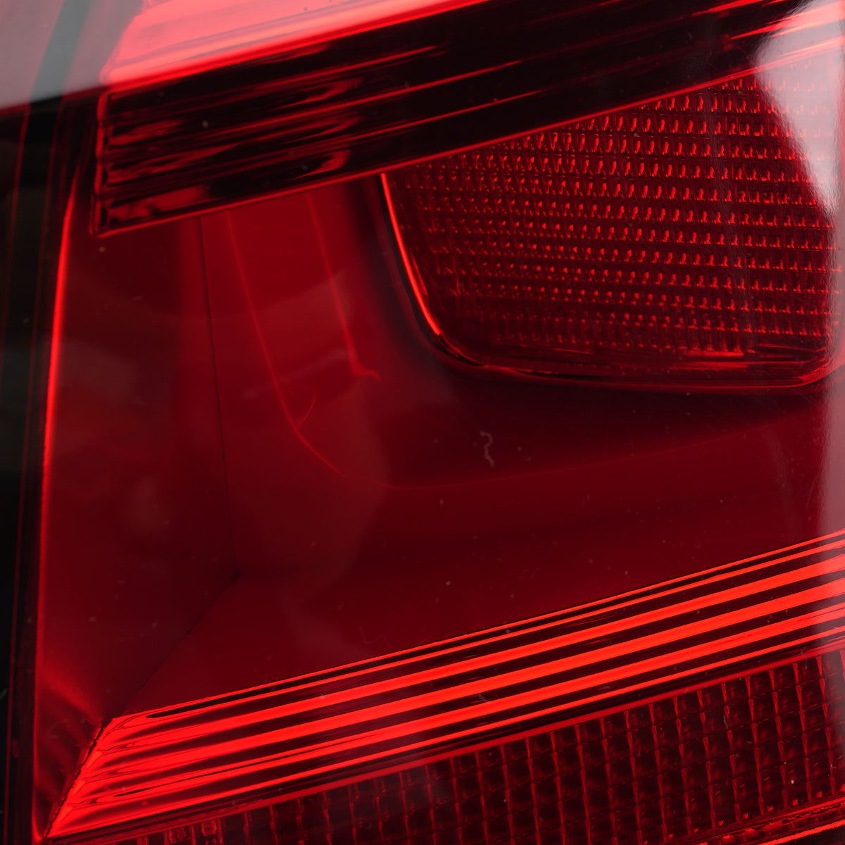 2012-2017 VW Golf VII MK7 1.6 TDI Rear Outer Right Taillight 5G0945096M Generic