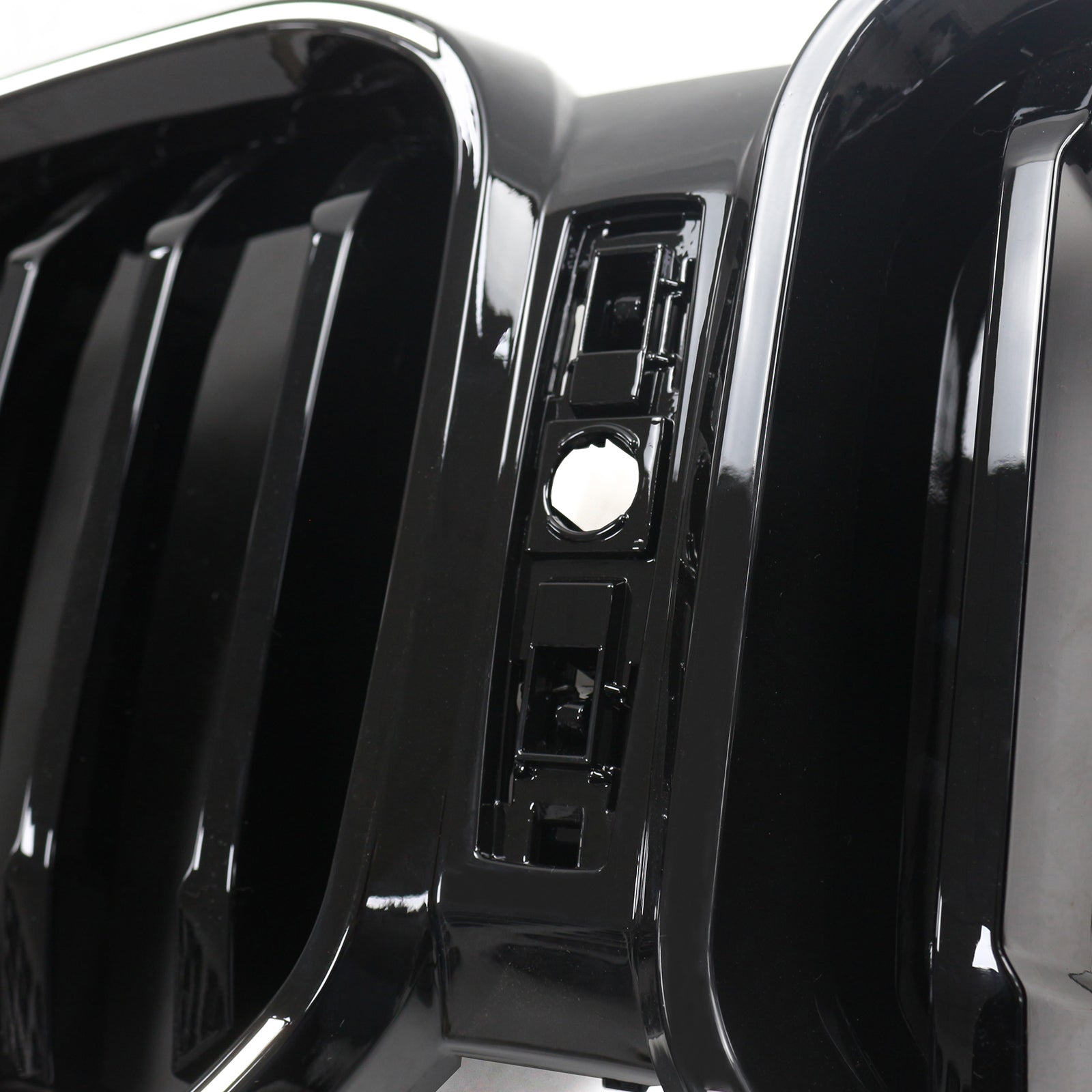 2022-2025 BMW X3 G01 X4 G02 Glossy Black Front Challe Tumper Rein avec trou de caméra