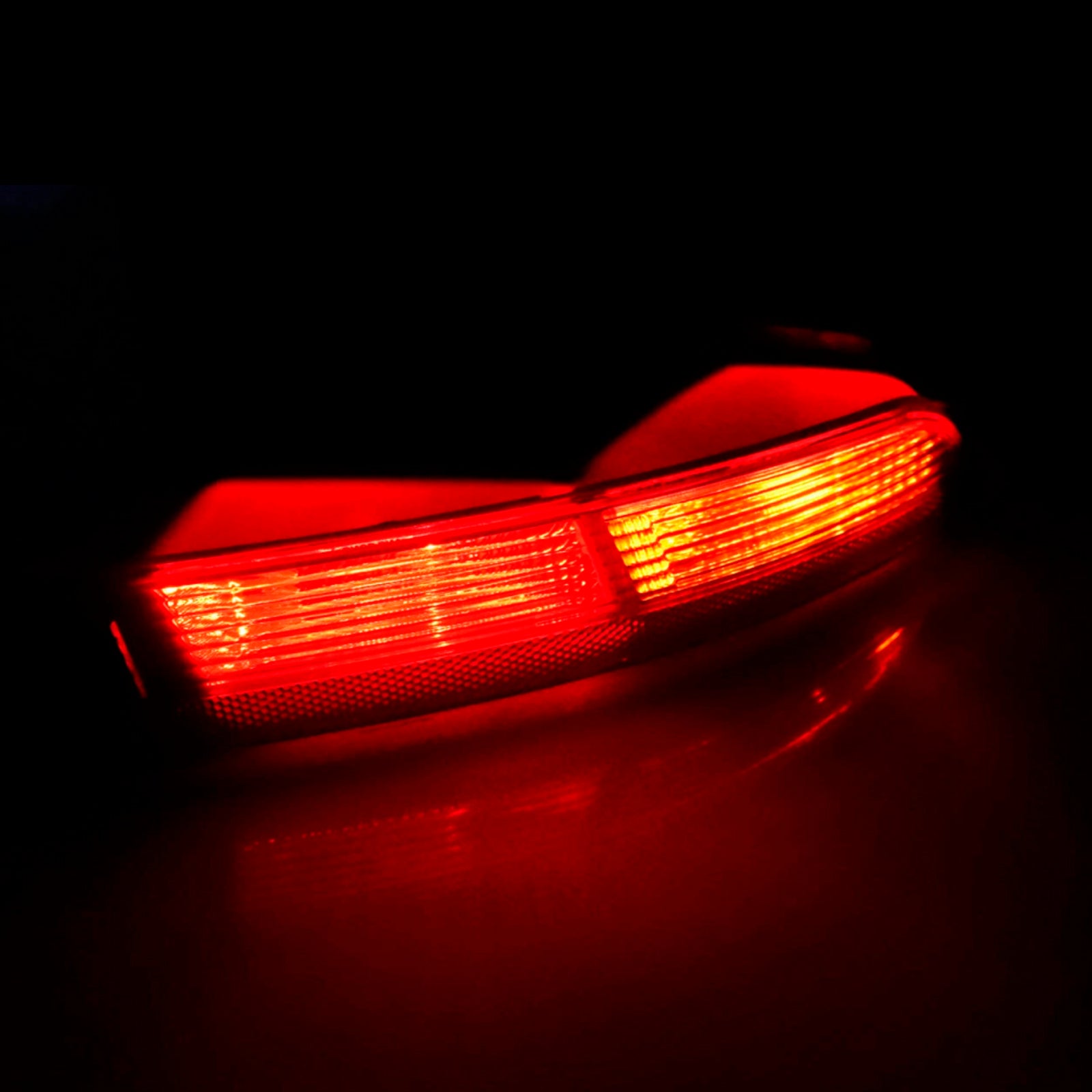 2012-2015 Audi Q3 pravý zadný nárazník Svetlo zadné zastavenie brzdovej lampy 8UD945096