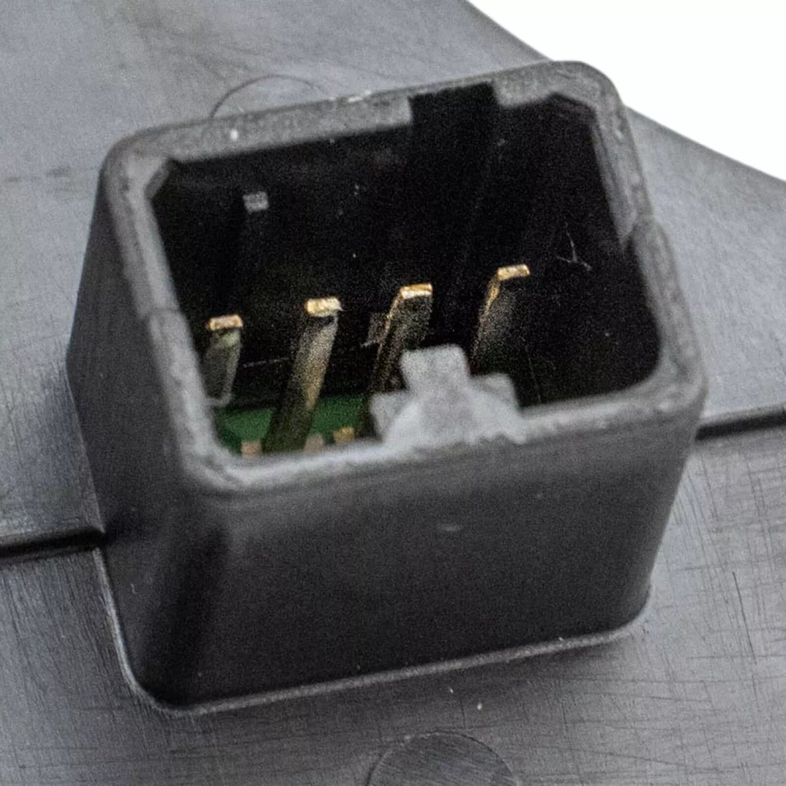 Prepínač hmlovej hmly na zákrutu signálu