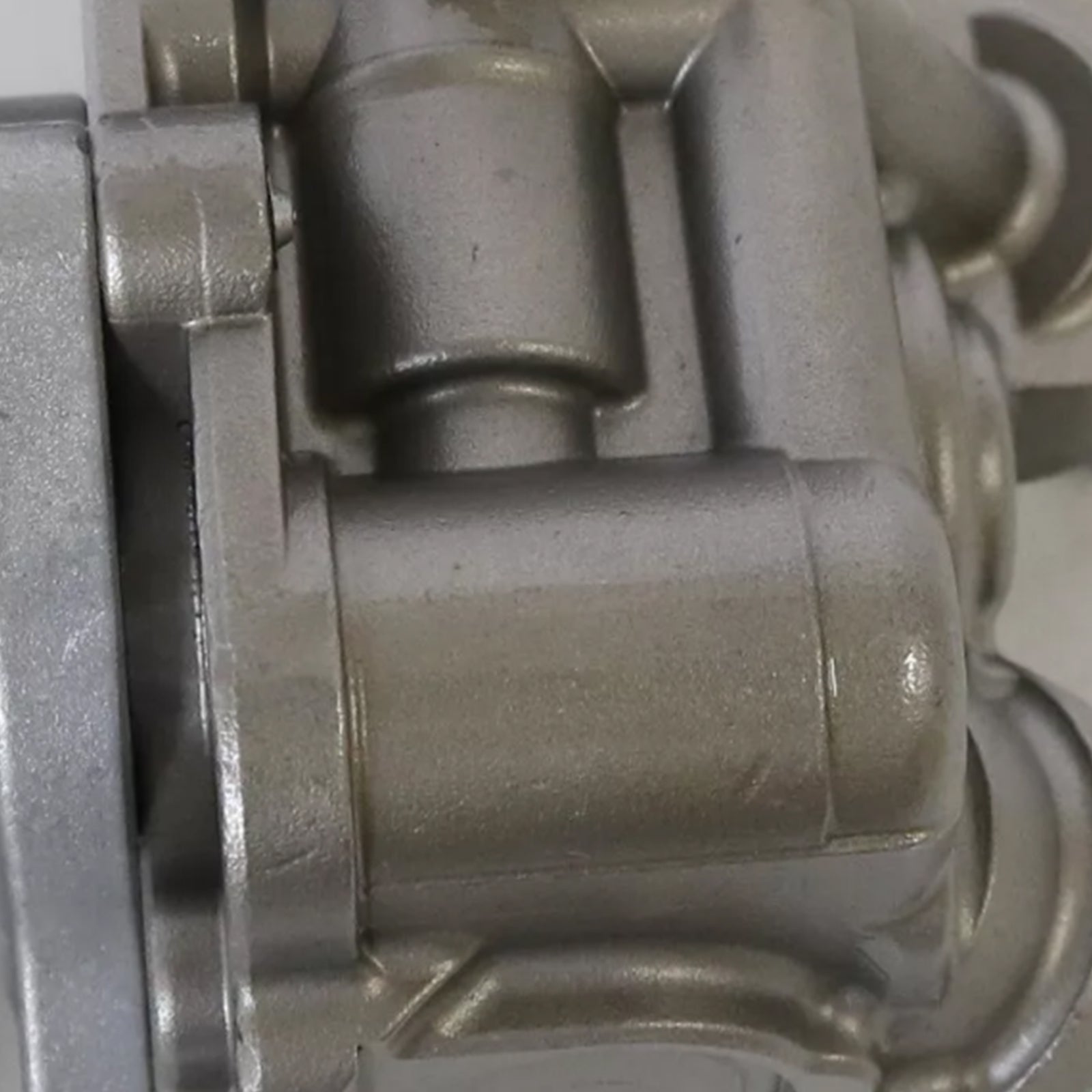 2012 2013 2014 2015 Mercedes-Benz C250 1.8L L4 Turboladdad högtrycksbränslepump A2710703701