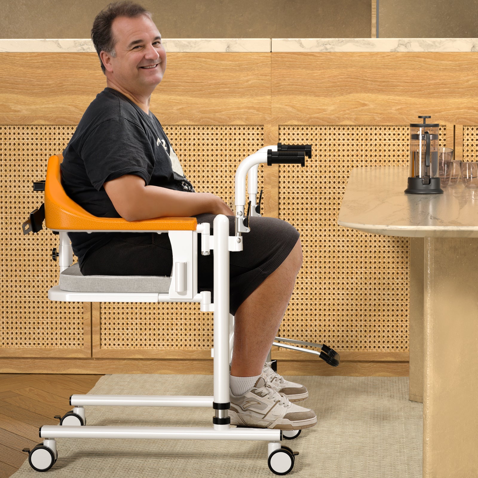 Bredda patientstol hydraulisk överföringslyft rullstol 180 ° delad säte