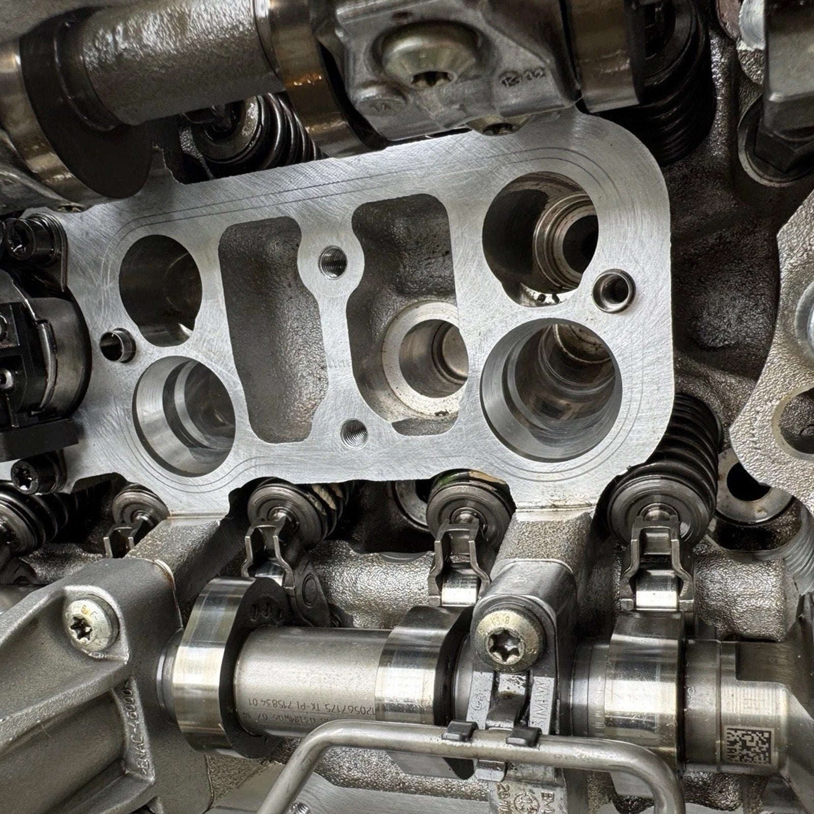 BMW 320i 328i 428i 528i Motorns cylinderhuvud 11127624778