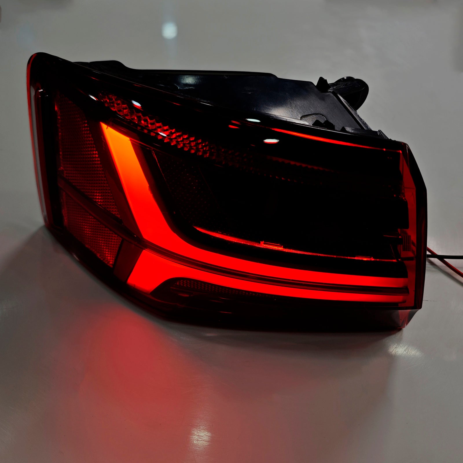 2015-2018 Audi A6 4G C7 vľavo+pravý pár zadných chvostov vonkajší 4G5945095E 96E