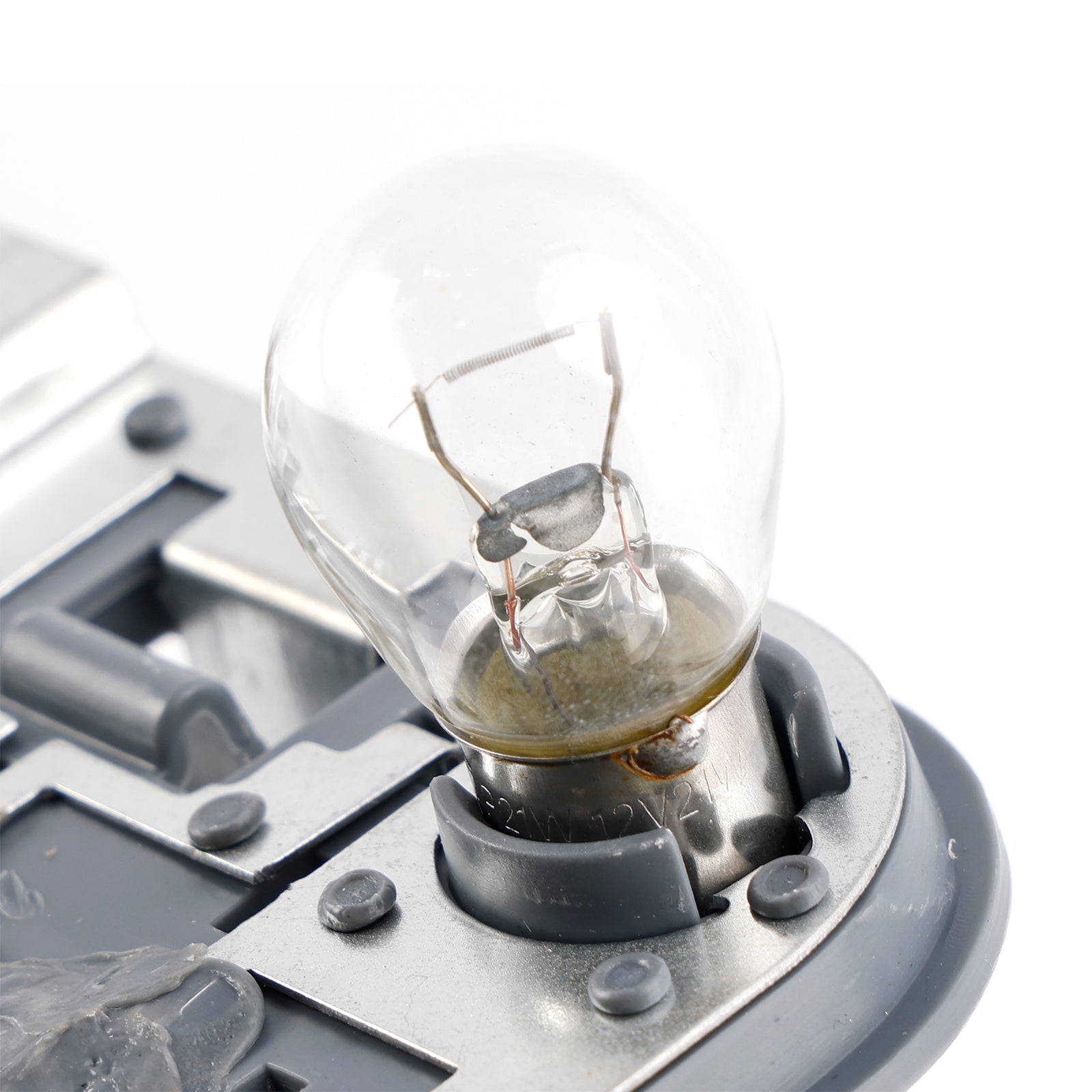 MERCEDES-BENZ C TRIEDA 2007-2010 W204 KOMBI C63 PRED FACELIFTOM Držiak žiarovky ľavého zadného svetla A2048201700