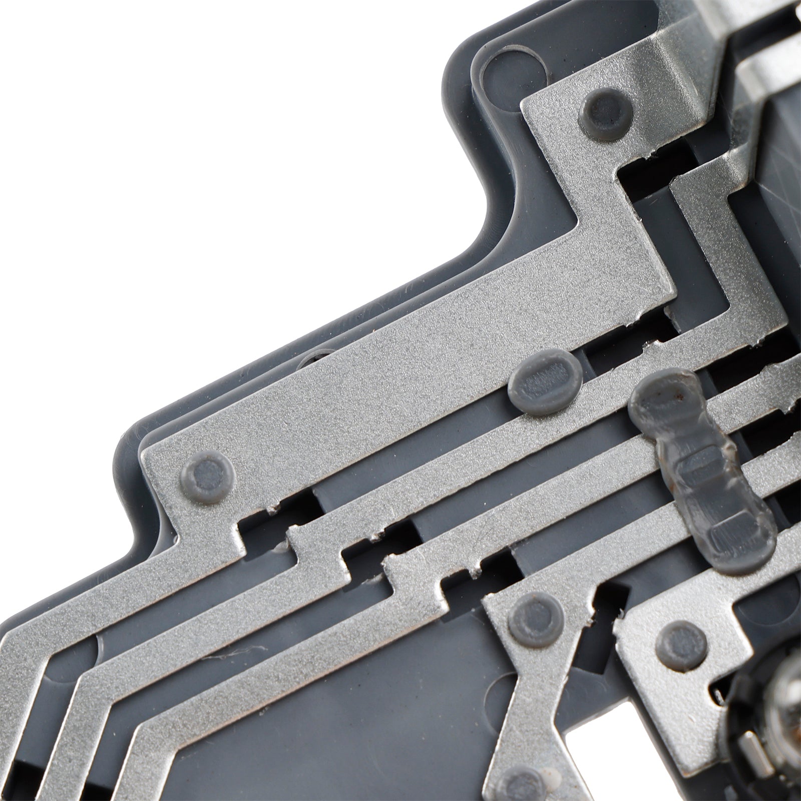 MERCEDES-BENZ C TRIEDA 2007-2010 W204 KOMBI C63 PRED FACELIFTOM Držiak žiarovky ľavého zadného svetla A2048201700