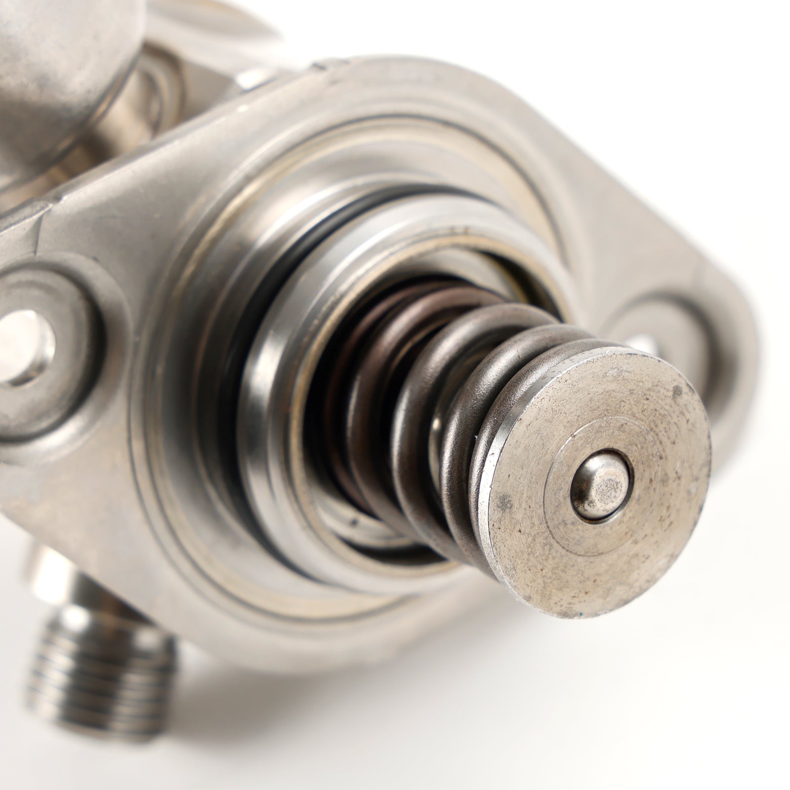 2011-2017 VW JETTA MK6 1.4T Høytrykks drivstoffpumpe 04E127026AP