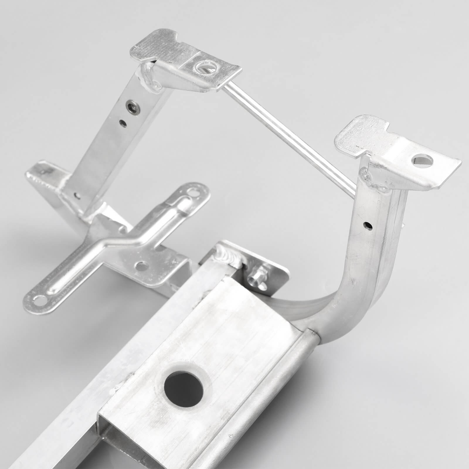 2005-2013 Corvette C6 Dolný chladič podpora podpora šmyku Generic 20939829 15916658