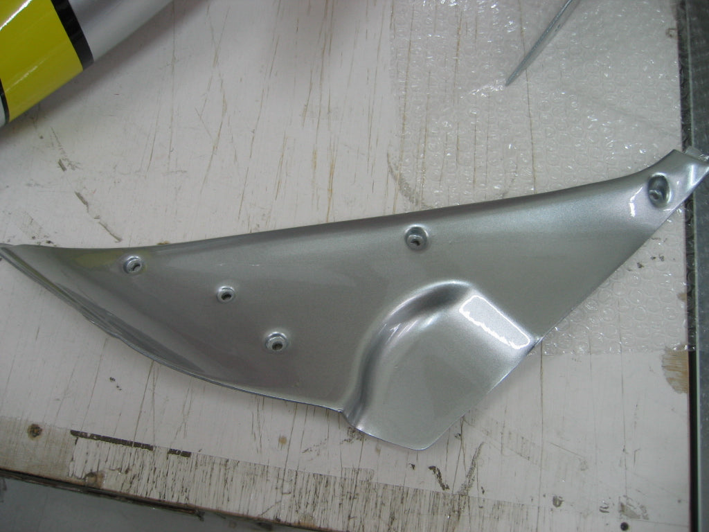 1998-1999 Yamaha YZF-R1 Červené striebro č.