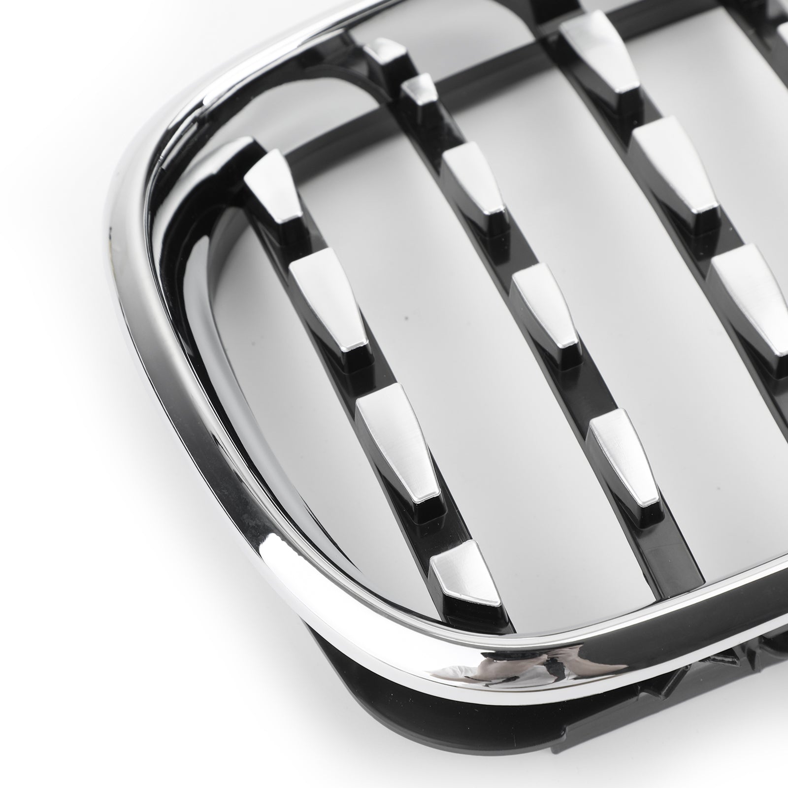 2002-2005 BMW E46 Sedan/Touring Facelift 4Dr Diamond Style Front Grille Zwart&Chroom/Chroom/Zwart Generiek