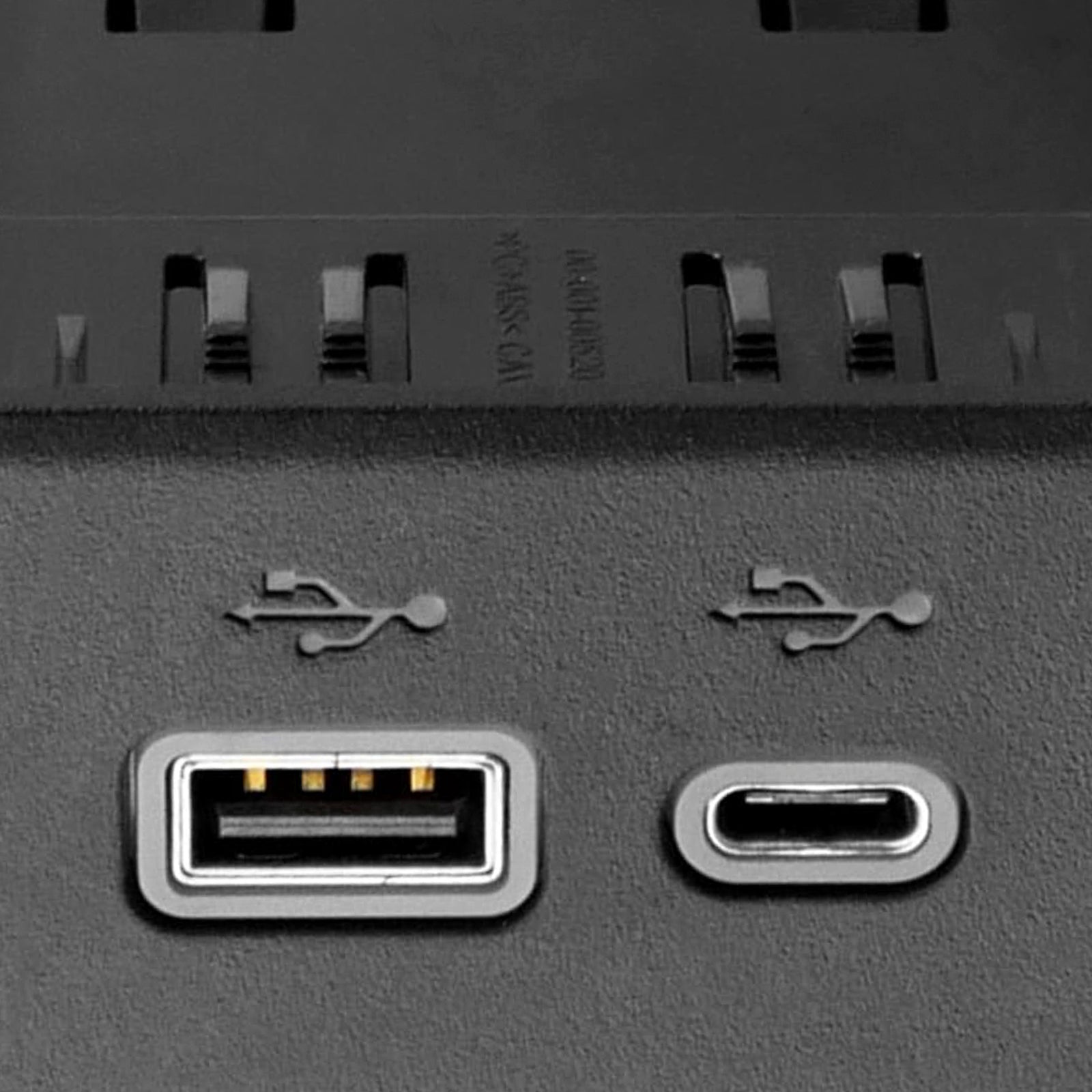 2019-2022 Chevrolet Spark USB och USB C Port Receptacle 13529873 13549126