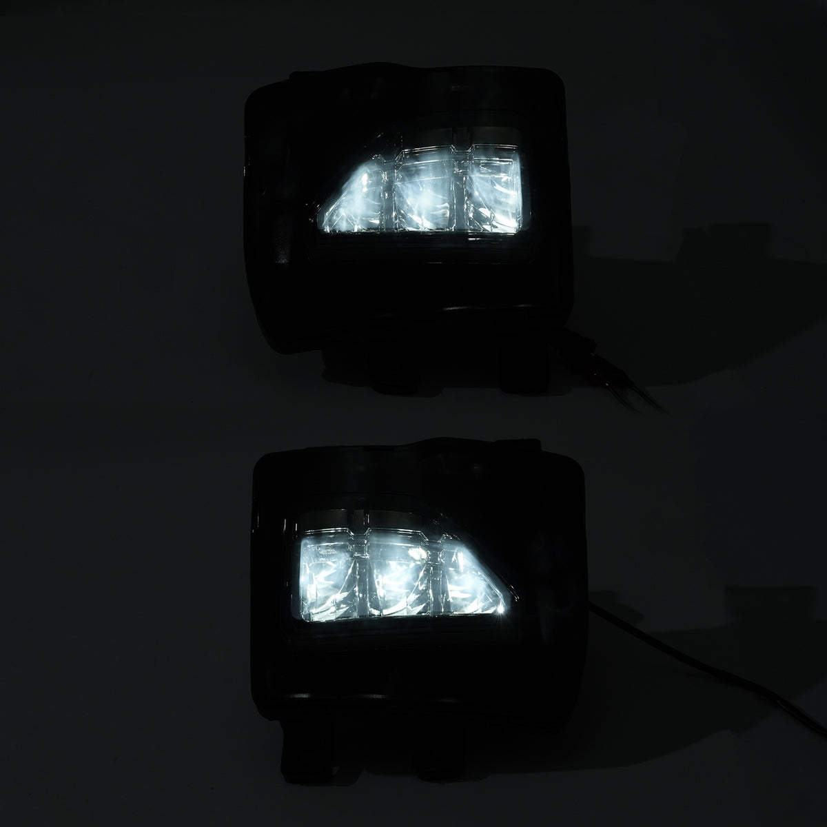 2016-2018 Chevy Silverado 1500 Front Fog Light 84000613 84000614 Generic
