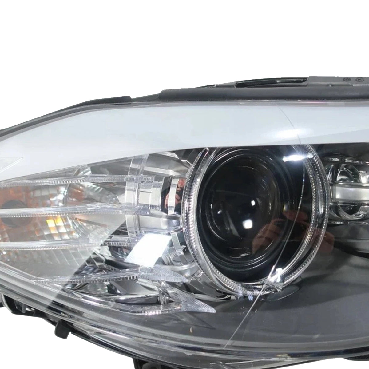 2010-2013 BMW 5 Series F10 F11 Front Right Halogen Headlight With LED DRL 63117203242 Generic