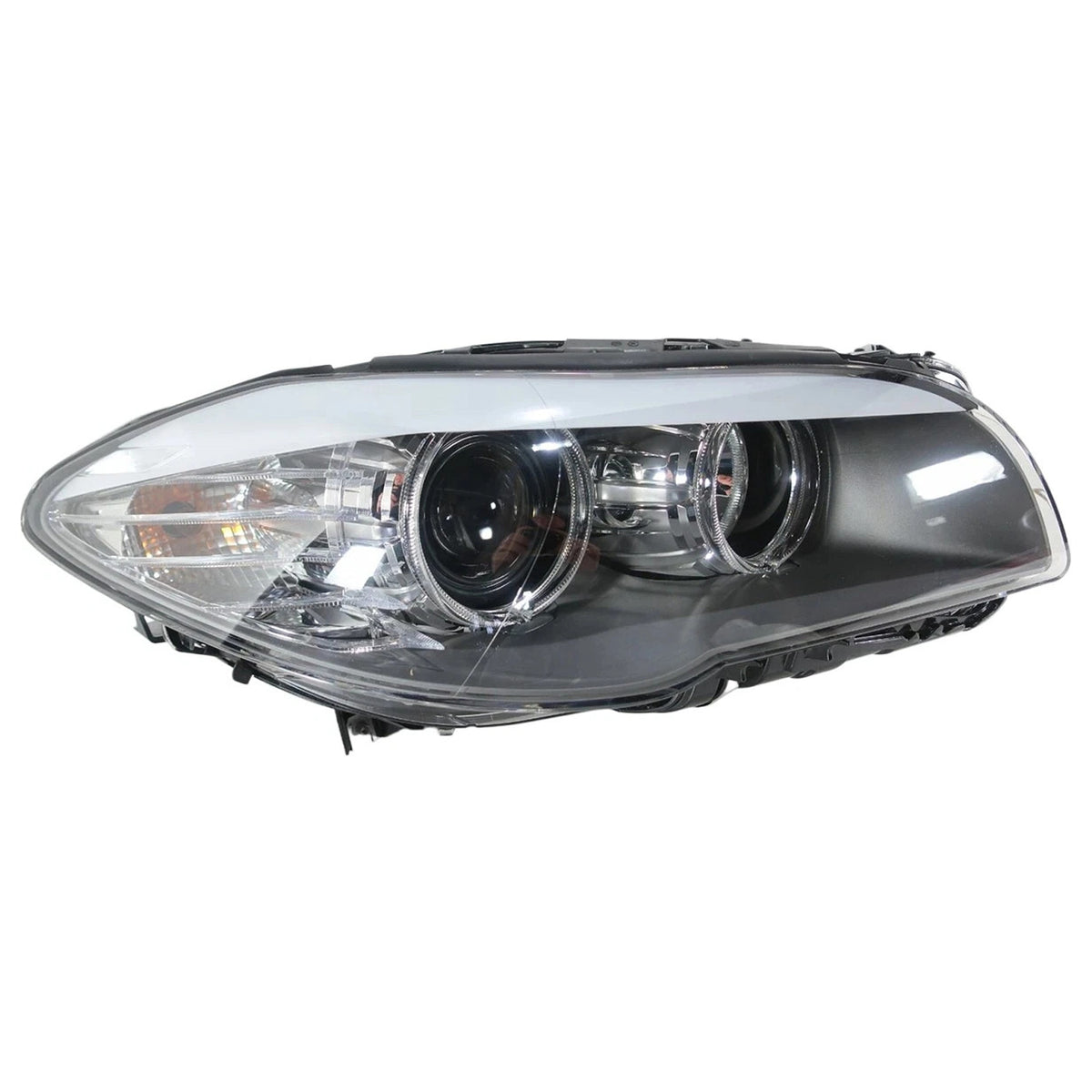 Saloon & Estate / Touring body styles Front Right Halogen Headlight With LED DRL 63117203242 Generic