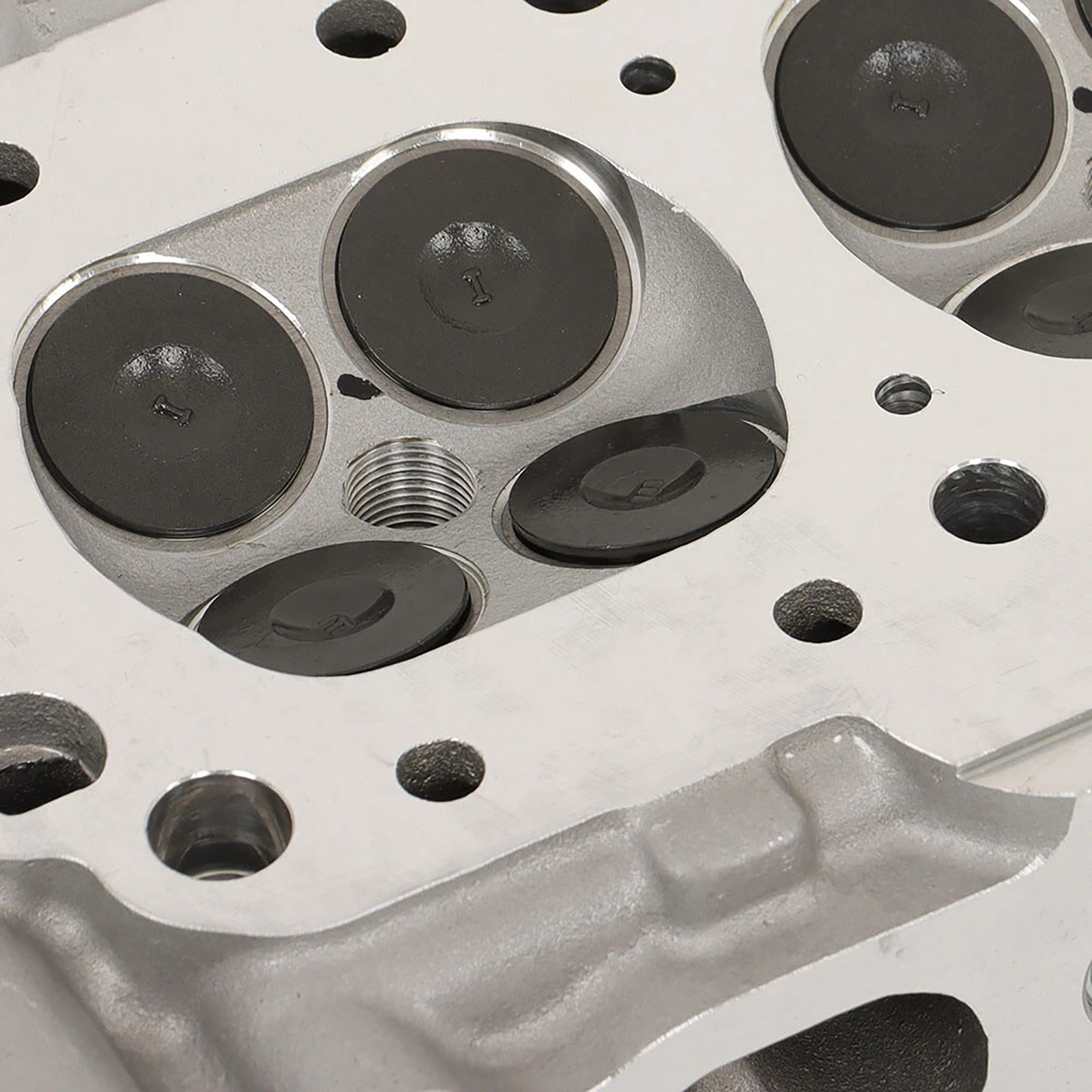 Engine Cylinder Head Assembly F16D3 96446922 For Chevrolet AVEO 1.6L 2004-2007