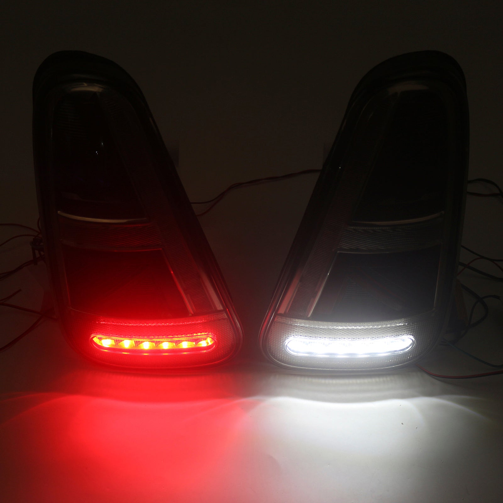 2001 2002 2003 2004 2005 2006 BMW Mini Cooper R50 R52 R53 L&Zadné svetlá R LED so smerovkami