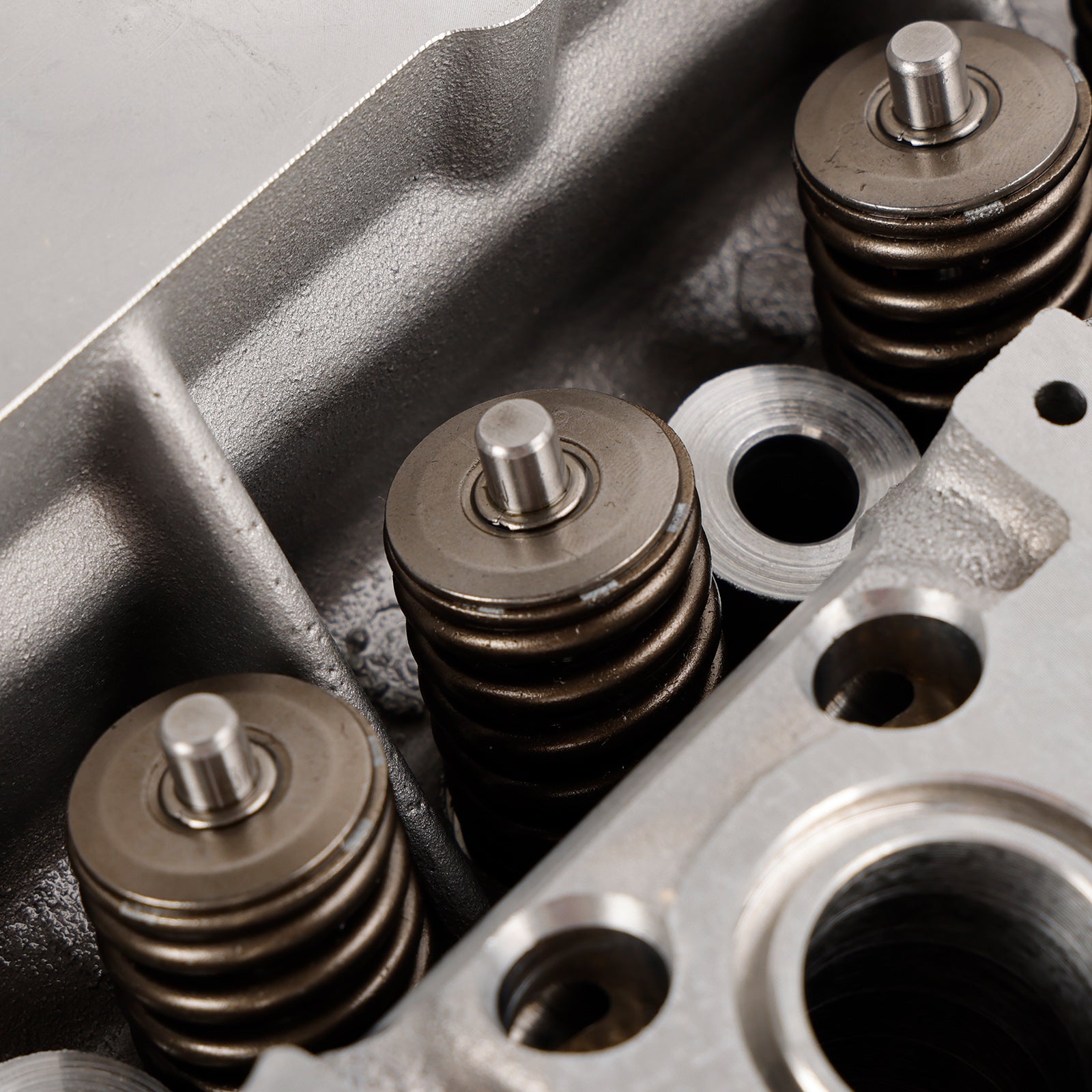 Culata con válvulas 03C109611Q para VW Tiguan 1.4 TSI CAXA 90 kW (122 CV)/BWK CAVA CTHA 110 kW (150 CV) (2008-2016)