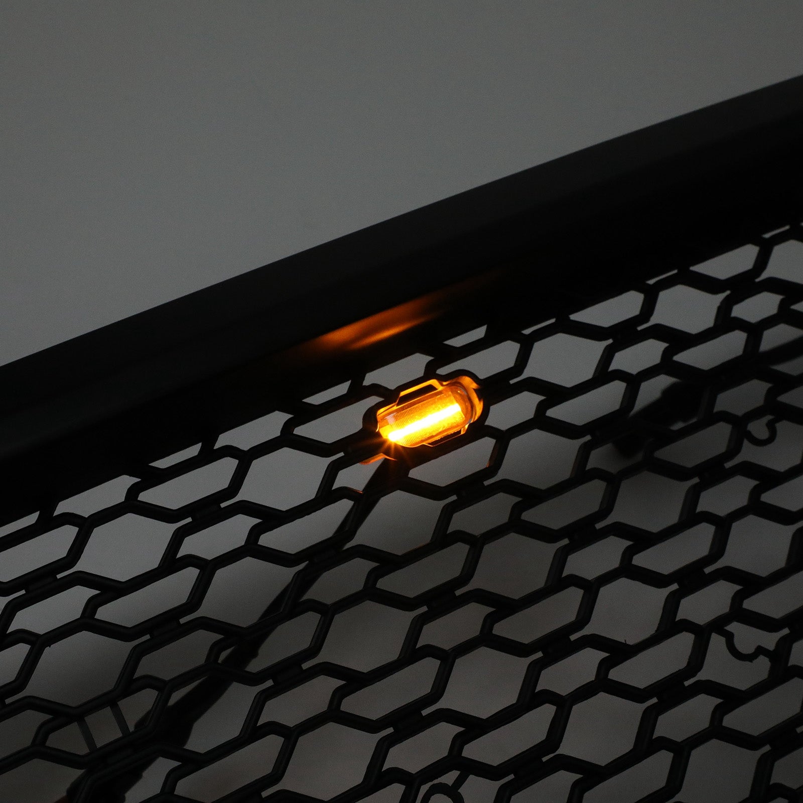 Grille de capot supérieure avant en nid d'abeille à LED de style Dodge Ram 1500 TRX 2019-2022