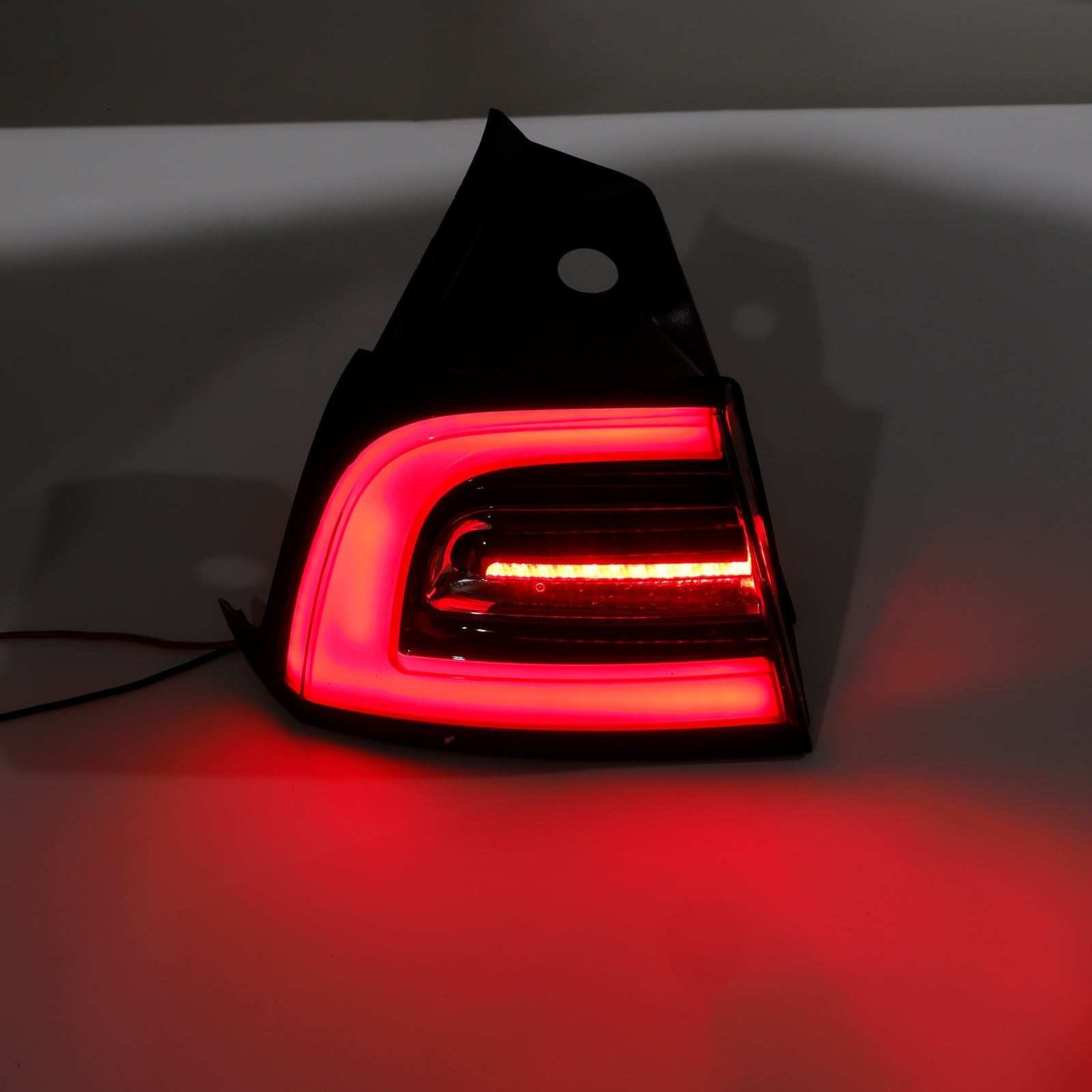 LED Tail Lamp Outer Rear Left Tail Light 3 Pin For Tesla Model 3 Y 2017-2023