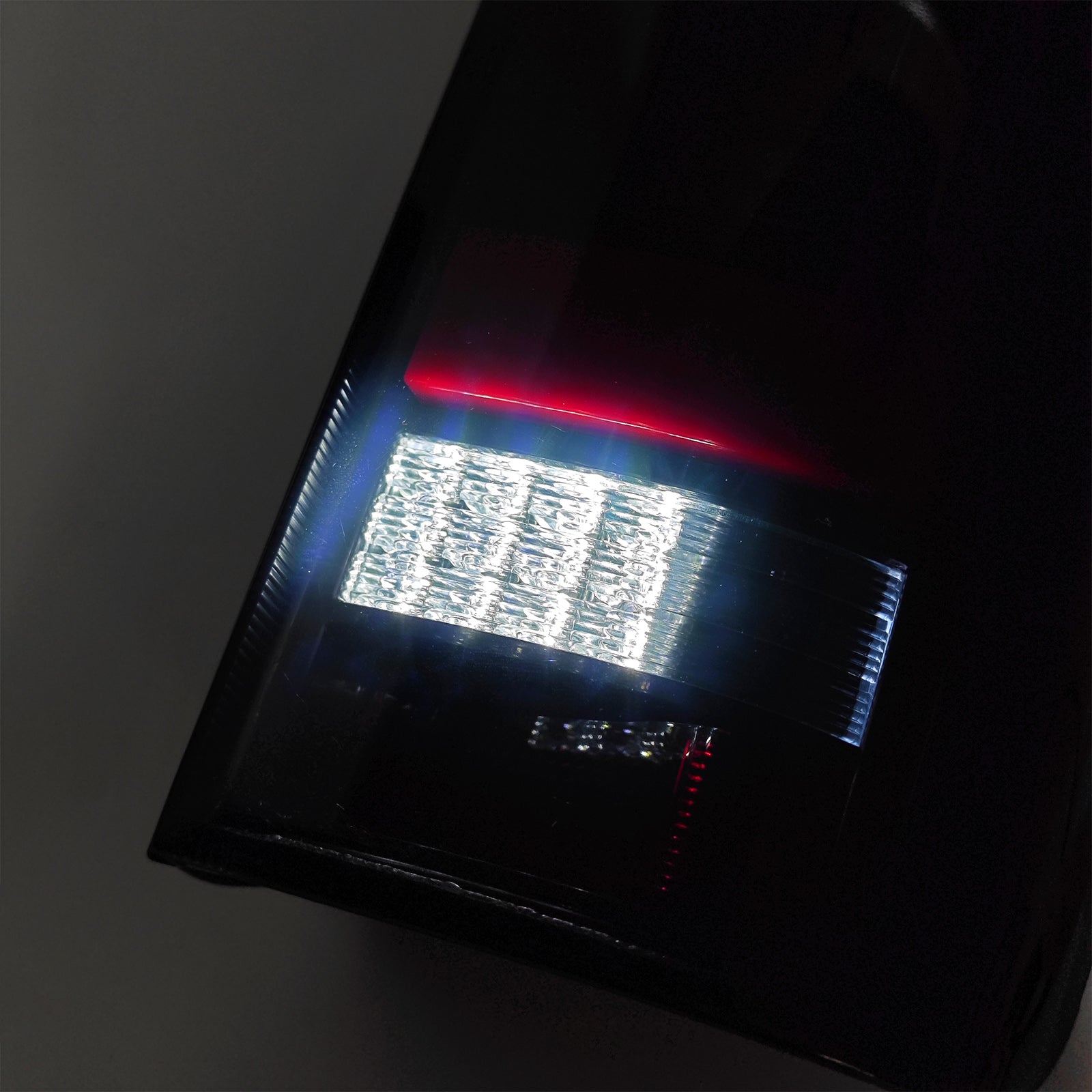 2005-2018 Toyota Hiace vľavo+Zostava pravého LED chvosta