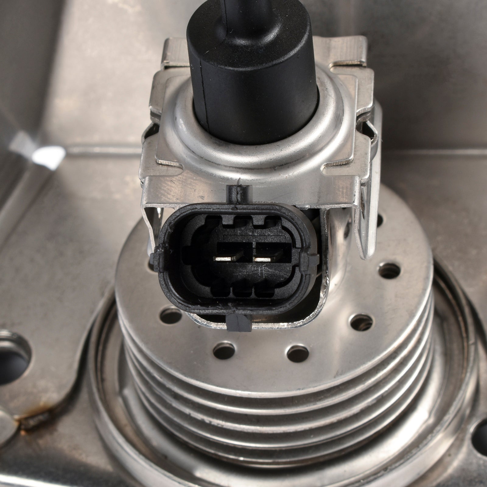 2010-2015 GMC SAVANA 2500, 3500, 4500 Diesel Emissions Fluid DEF Injector Nozzle 12635928 0440210302