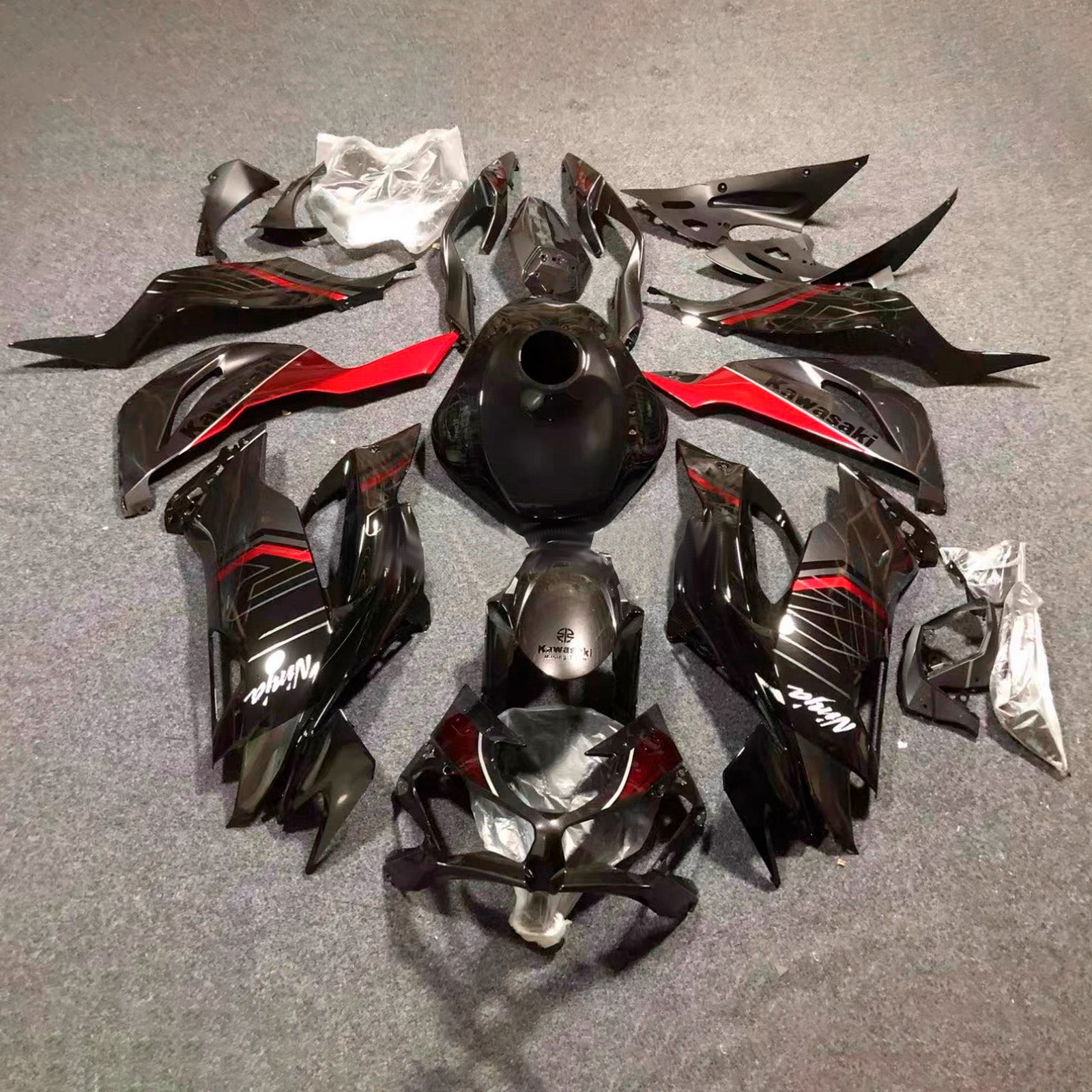 Kit carenatura iniezione carrozzeria in plastica ABS adatta per Kawasaki ZX-6R 2024-2025