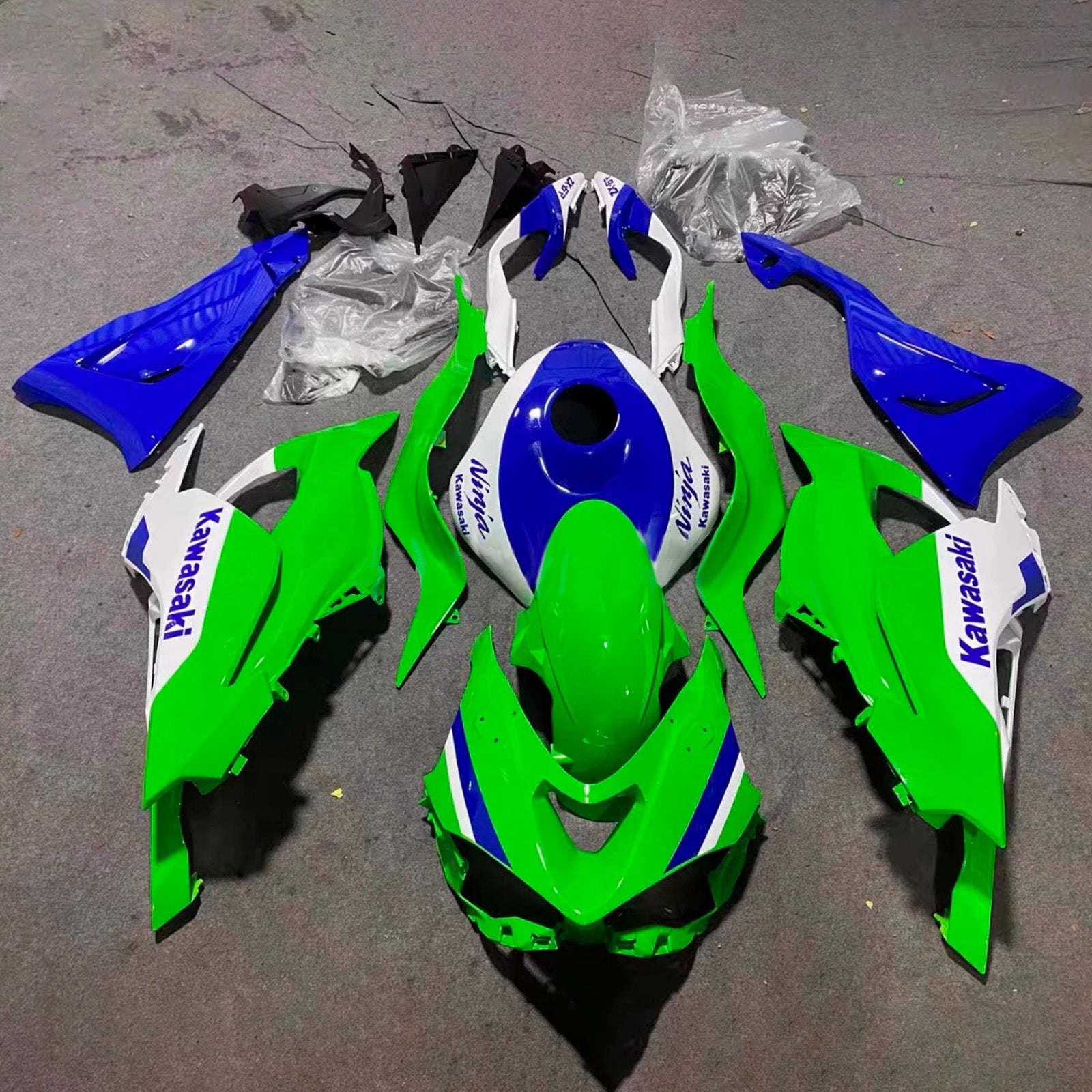 Kit carenatura iniezione carrozzeria in plastica ABS adatta per Kawasaki ZX-6R 2024-2025