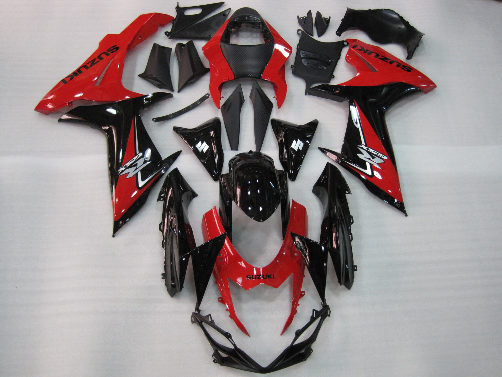 Kit de carénage noir et rouge Suzuki K11 2011-2014