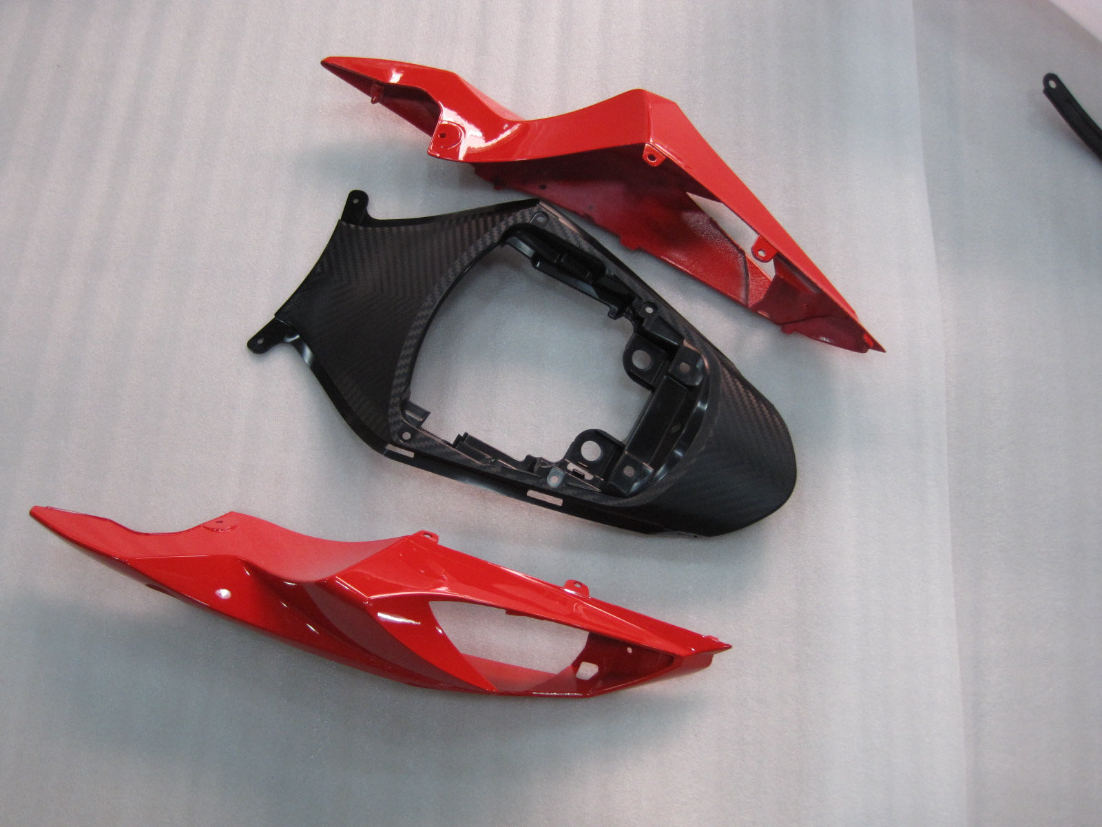 Kit de carénage noir et rouge Suzuki K11 2011-2014