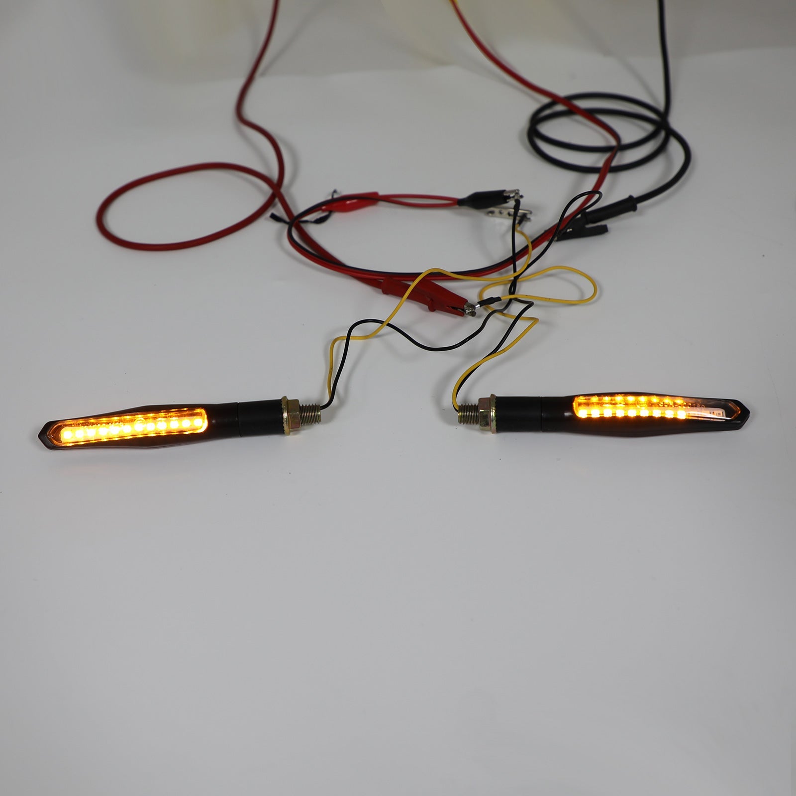 2x M10 Sequentiële vloeiende LED-richtingaanwijzers voor motorfietsen Lamp Amber Generiek